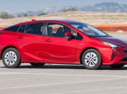 Американцы назвали Toyota Prius самой экономичной моделью