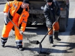 В Макеевке взялись за ремонт дорог, которые долгое время не восстанавливались