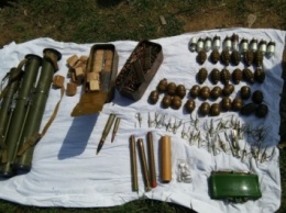Тайник с минами и гранатометами разоблачили в районе Попасной
