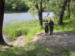 На берегу реки Северский Донец обнаружено тело с признаками насильственной смерти