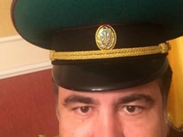 Саакашвили напялил пограничную фуражку и вспомнил службу (ФОТО)