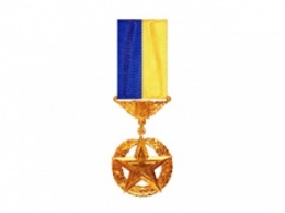Порошенко посмертно наградил "Золотой звездой" пограничника Семенова, погибшего зимой 2015 года