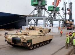 Великобритания может перебросить в Прибалтику танковую группу