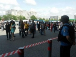 В Мариуполе заминировали ТРЦ «Порт City» и ТЦ "Обжора". Эвакуированы свыше 2 тыс. человек (ФОТО)