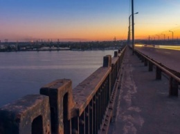 В Днепре на Кайдакском мосту предотвращено самоубийство
