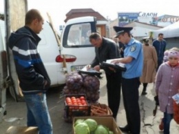 В Одесской области полицейские «кошмарили» стихийных торговцев