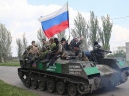 В Харцызск прибыли "Грады" и танки из России