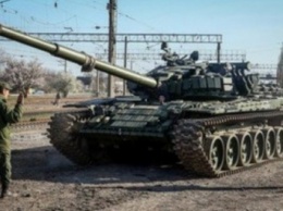 На оккупированную Луганскую область прибыли танки и "Грады" из России