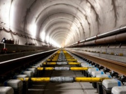 В Швейцарии открылся самый длинный и самый глубокий тоннель в мире