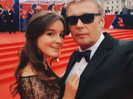 Александр Стриженов запрещает младшей дочери выходить замуж