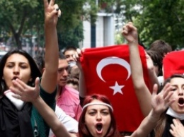 Турки протестовали против признания Германией геноцида армян (ВИДЕО)