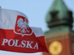 Польское правительство намерено уравнять зарплаты поляков и рабочих из Украины