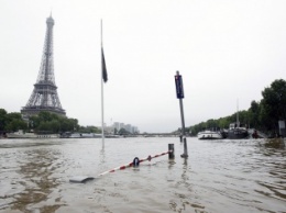 Британские метеорологи раскрыли тайну небывалых наводнений в Париже