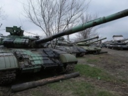 Боевики из танка обстреляли позиции украинских бойцов около Красногоровки, - пресс-центр штаба АТО