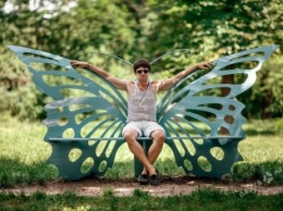 В одесском Ботсаду появилась скамейка-бабочка (фото)