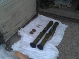 В Рубежном найден дом боевика с оружием (фото)