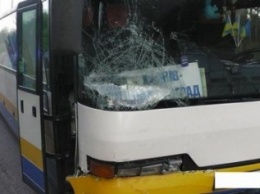 В Харькове водитель автобуса пострадал в ДТП с "легковушками"