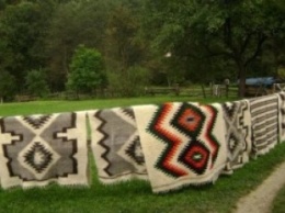 В Карпатах ткут ковры с особой энергетикой