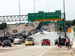 ЧП: в США город Хьюстон ушел под воду