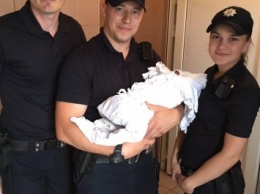 В Мукачево нашли младенца в общественном туалете