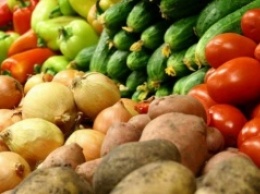 Россияне в условиях падения доходов постепенно переходят на картофель и овощи
