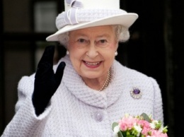 Британскую королеву Елизавету сравнили с лягушкой из «Маппет-шоу»