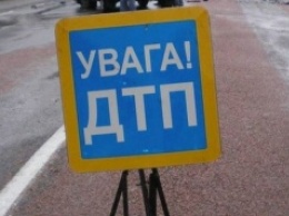 ДТП под Киевом: пьяная пассажирка набросилась на полицейского