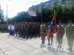Вторую годовщину освобождения Мариуполя отметили парадом военной техники