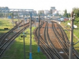 Железная дорога на Донбассе понемногу работает, хотя в "Укрзализныце" это отрицают