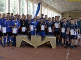 Футболисты полиции охраны Кировоградщины одержали победу в своей группе в соревнованиях по мини-футболу