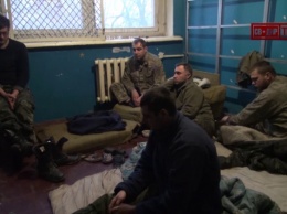 Украинский боец рассказал, как боевики издеваются над пленными украинскими военными (видео)