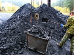 Захарченко заявил, что "ДНР" продает уголь Украине на "достойных условиях"