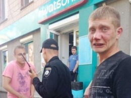 Среди белого дня в центре Кировограда избивали мужчину. ФОТО