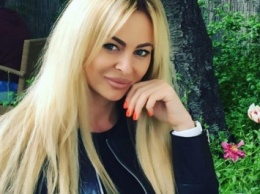 В соцсетях обсуждают фото яркой жены нового прокурора Одесской области