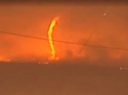 По охваченной лесными пожарами Калифорнии пронесся огненный торнадо