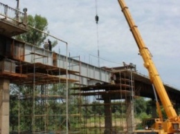 Строители не обещают сдать мост "Северодонецк-Лисичанск" в срок