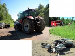 Мотоцикл столкнулся с трактором