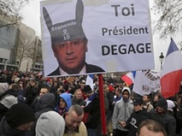 Олланд похож на Ющенко: кто и зачем радикализирует Францию?