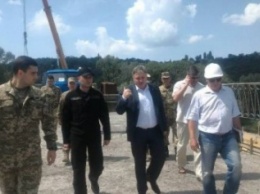 Гарбуз и Лавринюк проверили, как ремонтируют мост "Северодонецк-Лисичанск"