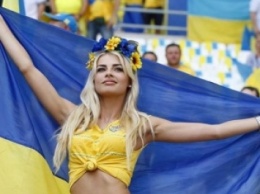Самая красивая болельщица сборной Украины (ФОТО)
