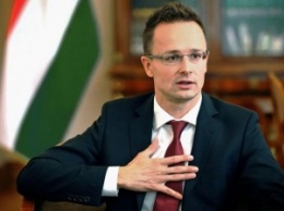 Глава МИД Венгрии считает продолжение санкций против РФ антидемократическим