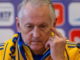 Фоменко попросил прощение у болельщиков за французский позор и покинул сборную Украины