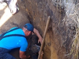 В Вознесенске двух мужчин засыпало землей в траншее для канализационных труб