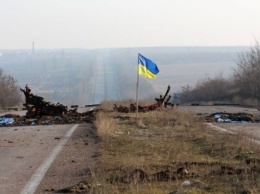 На Луганщине один украинский воин подорвался на растяжке. На Бахмутке идет перестрелка