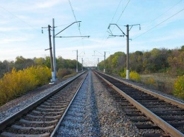 В Хабаровском крае самосвал врезался в поезд