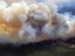 В Канаде снова бушует лесной пожар