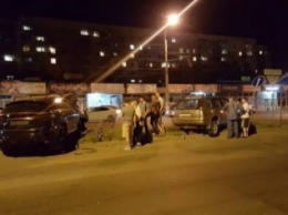 В Симферополе на проспекте Победы столкнулись два «японца», снесли ограждение и дорожный знак (ФОТО)