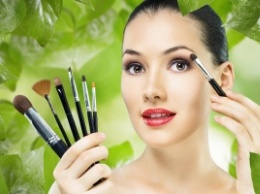 Ученые выяснили, какое воздействие оказывает макияж на мужчин и женщин