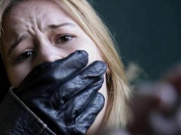 Похищенную из такси девушку нашли в Москве со следами насилия