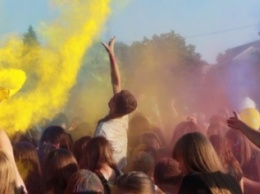 Лето, краски и яркие эмоции: как прошел в Доброполье День молодежи